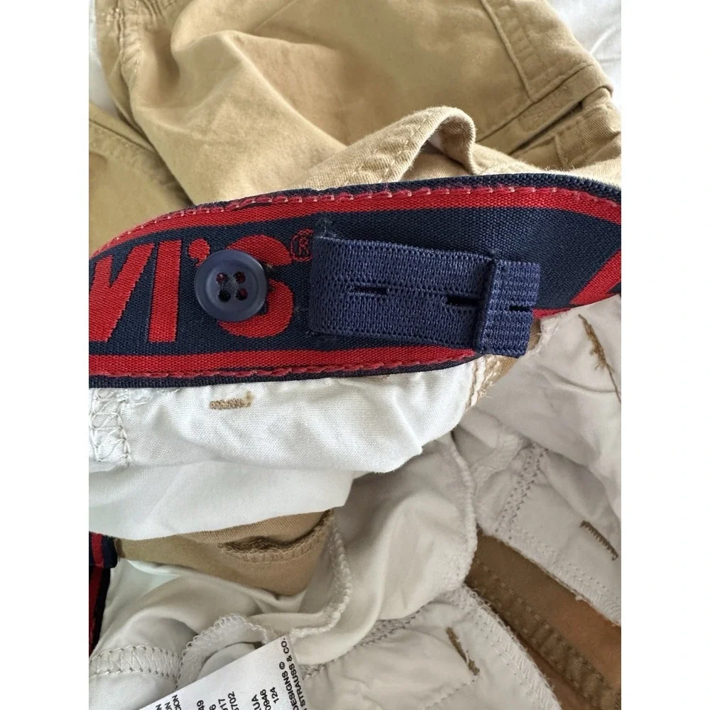 LEVIS BOYS CARGO SHORTS SIZE 12 Reg 26"WAIST 8" INSEAM Tan Pockets EUC - Picture 4 of 9